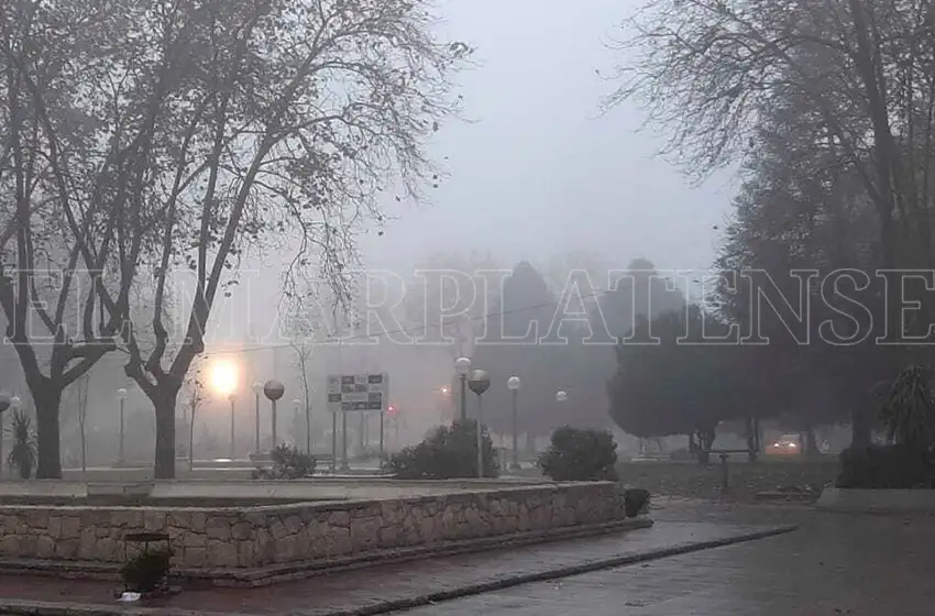 Niebla, lluvias y fuertes vientos, combo para que sea un domingo para el olvido.