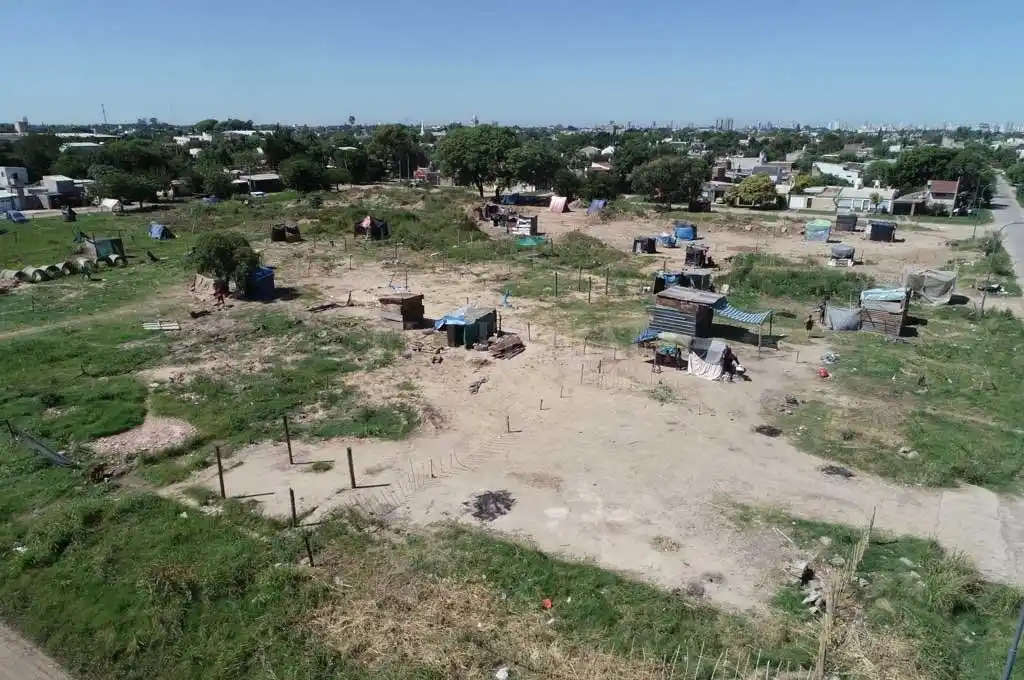En Santa Fe se venden terrenos ocupados