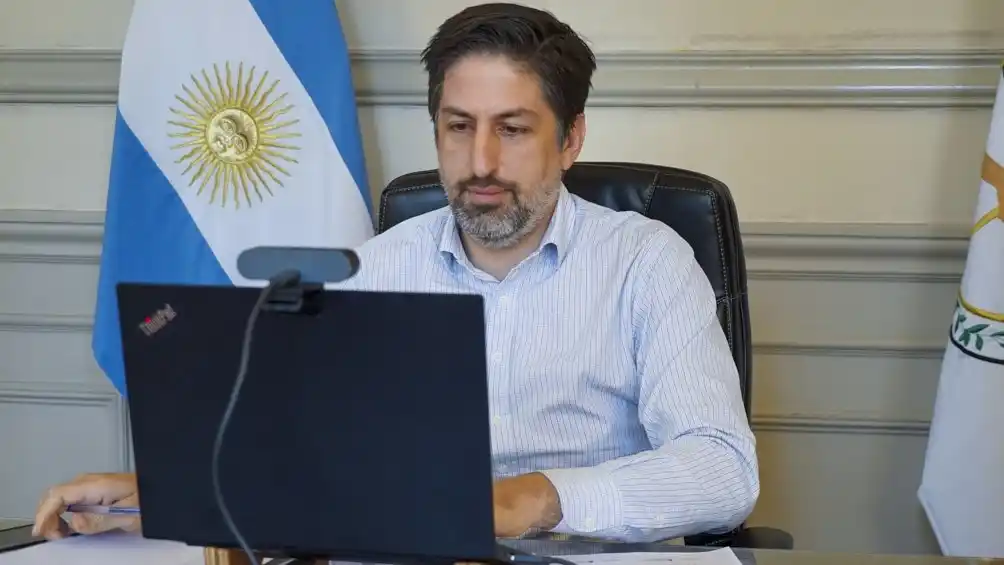 FT TROTTA

Trotta: "A partir de esta semana regresan las clases en todo el territorio argentino".