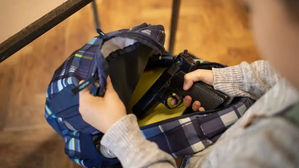 Otra vez: una alumna llevó un arma a la escuela, generó terror y se activó el protocolo