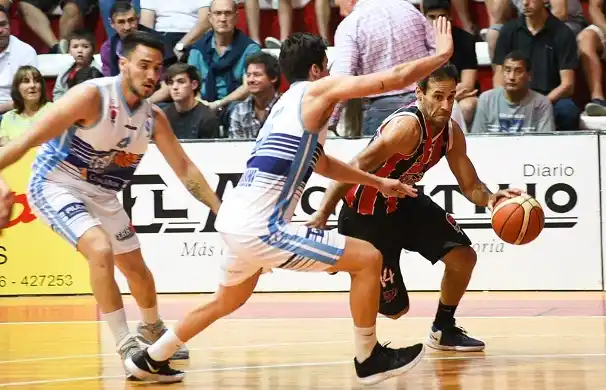 Central rinde examen y expone su invicto visitando a Peñarol