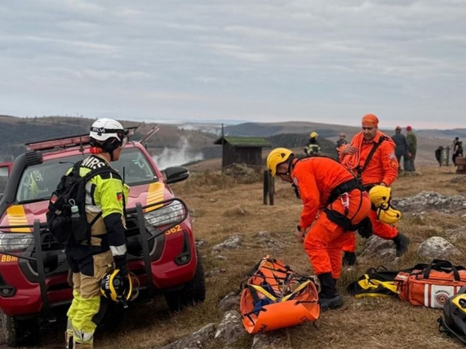 Imagen de los bomberos y personal de rescate (Foto: Gentileza)
