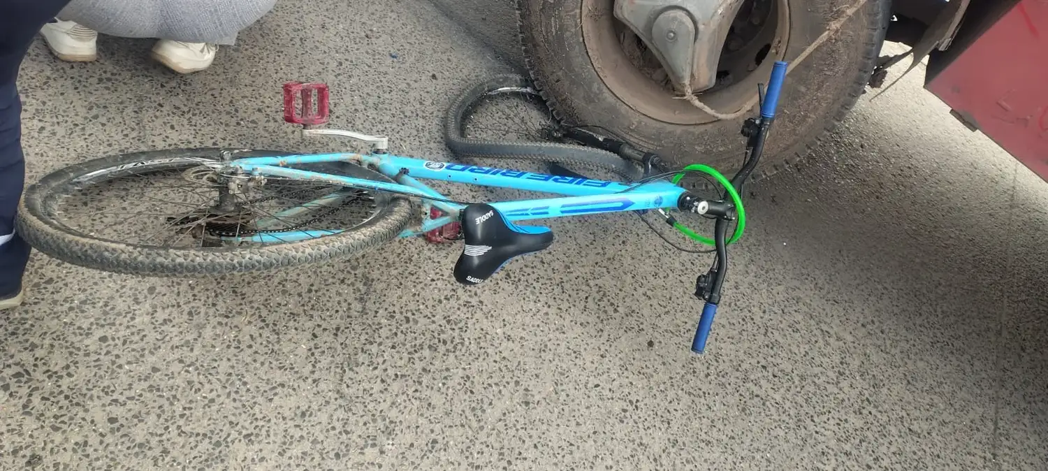 La imagen grafica los serios daños en la bicicleta accidentada. Foto: BVVT