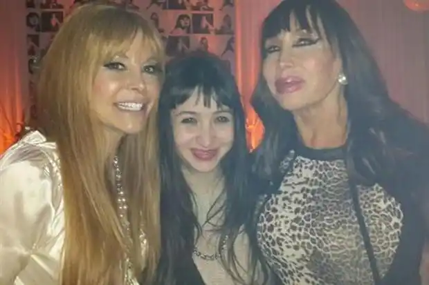 La desopilante fiesta de cumpleaños de Moria Casán