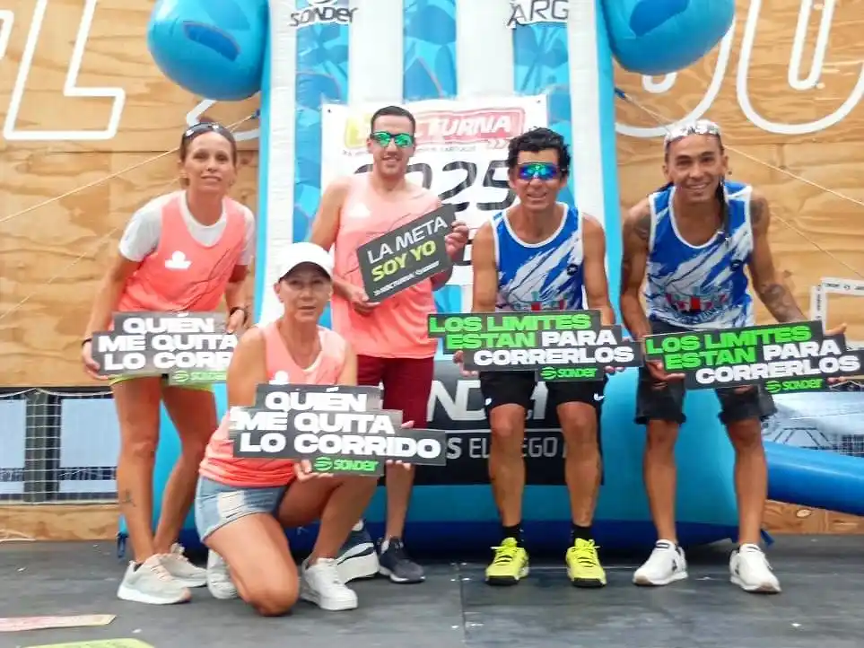 Toda la alegría de los deportistas de nuestra ciudad en la maratón de Rosario.