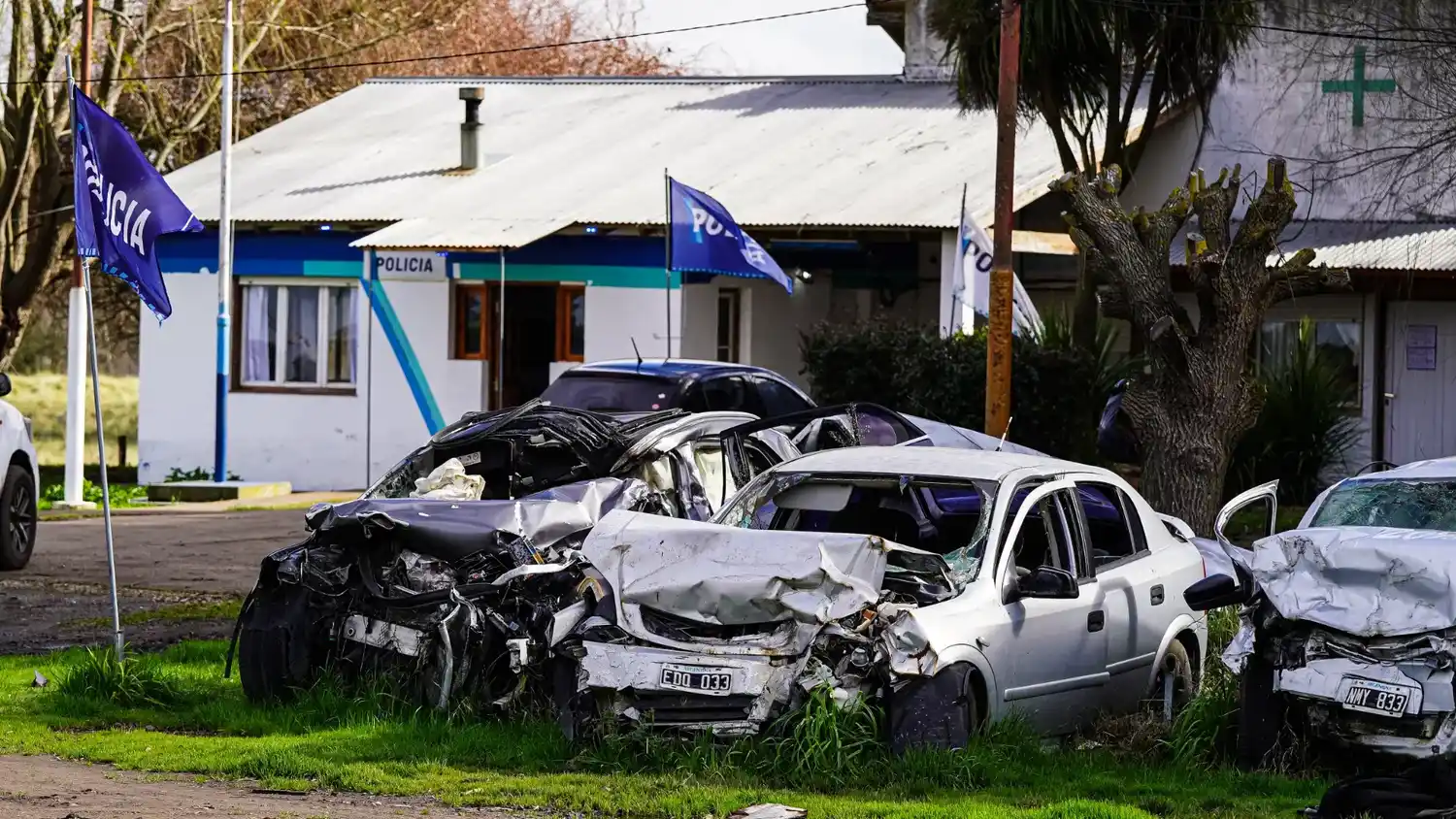 Autos destrozados en La ballenera