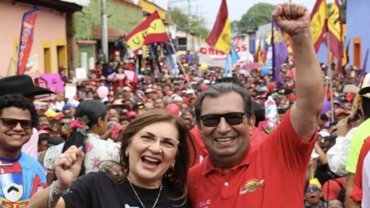 Candidatos oficialistas a las gobernaciones formalizaron inscripción ante el CNE