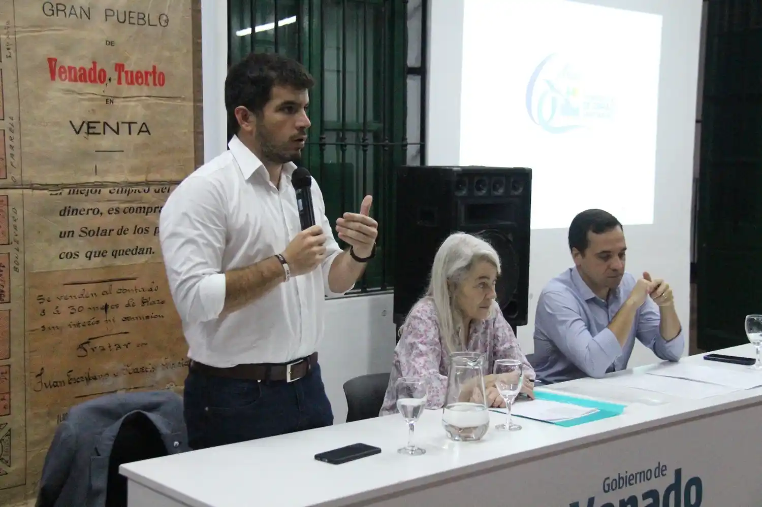 El intendente Leonel Chiarella hizo uso de la palabra en la audiencia pública.