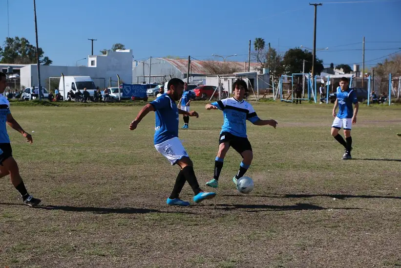 Deportivo goleó a Defensores y sumó el séptimo triunfo al hilo          