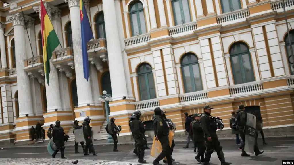México pide reunión de emergencia de la OEA por crisis política en Bolivia