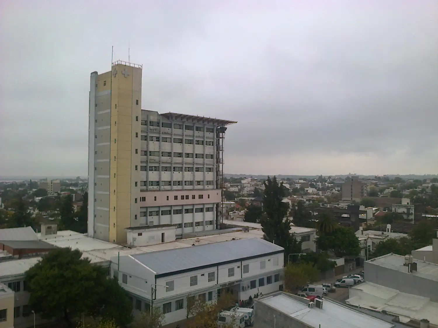 Allanaron el Hospital San Roque por una causa de tráfico de fentanilo