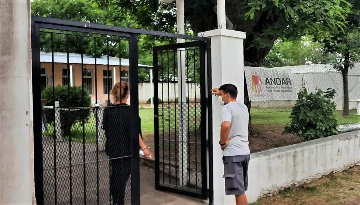 Escasez de test rápidos y “positivo por contacto estrecho”: cómo funcionará el formulario y qué debe hacer el paciente