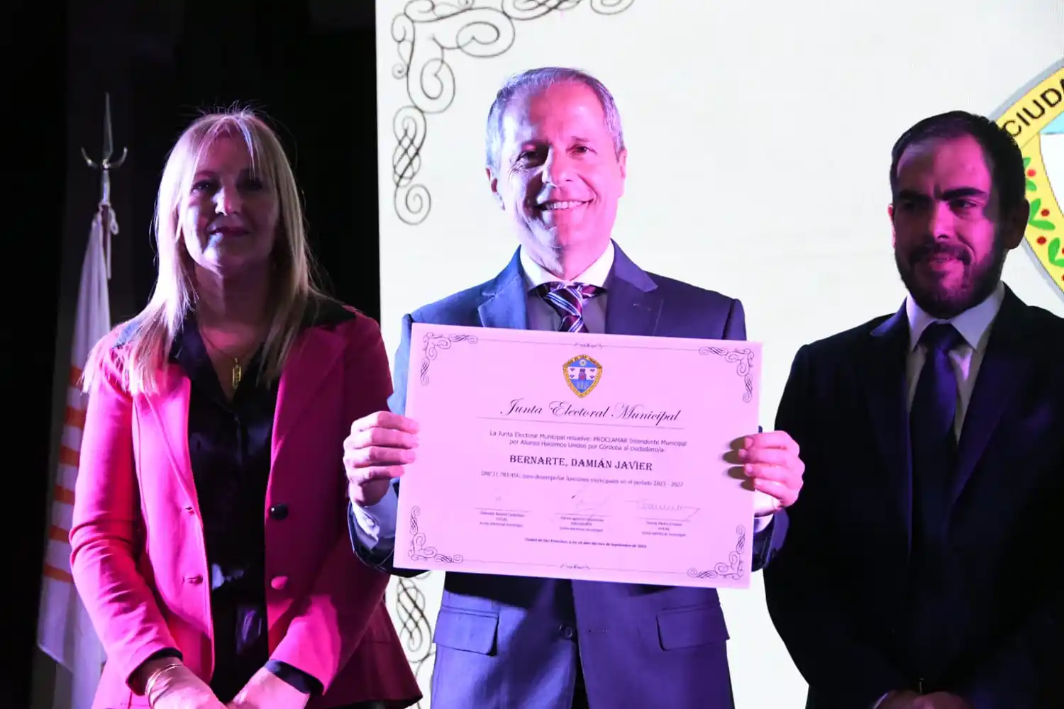 Las autoridades municipales electas recibieron sus diplomas
