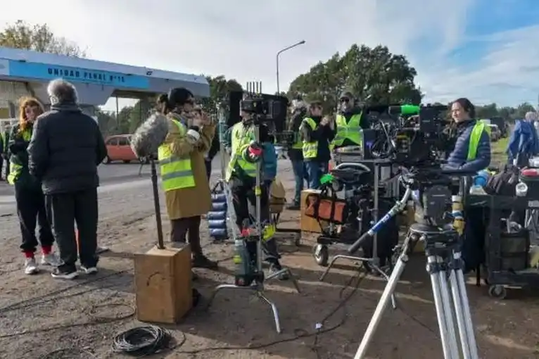 Más de 100 trabajadores marplatenses participan del rodaje entre técnicos, creativos y prestadores de servicios.