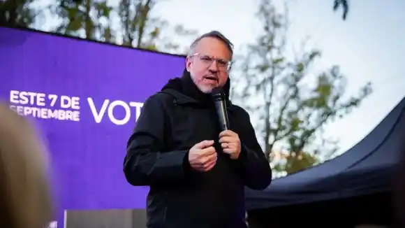 Diego Valenzuela se distanció de los libertarios que señalan que a los bonaerenses "les gusta cagar en un balde"