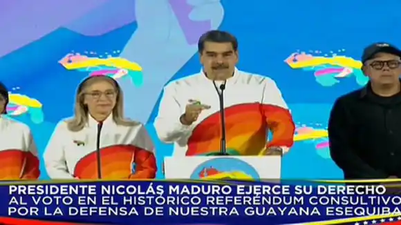 «TODOS TENEMOS EL PODER DE LA SOBERANÍA»: Maduro al votar en el referendo por el Esequibo