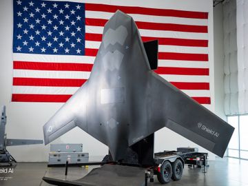 Shield AI presenta el X-BAT, el primer caza VTOL no tripulado del mundo pilotado por inteligencia artificial