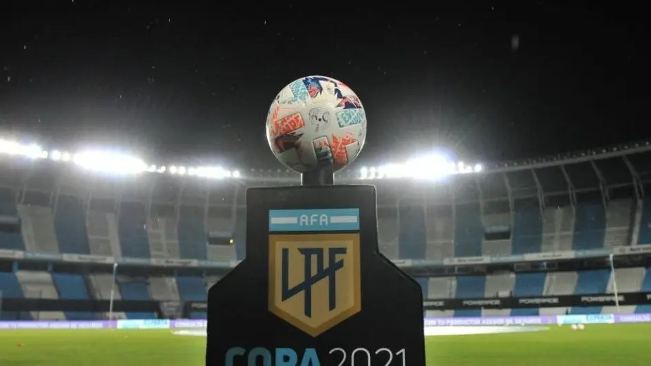 La AFA suspendió todas las competencias del fútbol local hasta el 30 de mayo