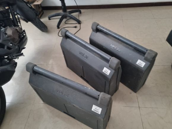 Misterioso hallazgo de urnas electrónicas tiradas en medio del campo en El Espinillo