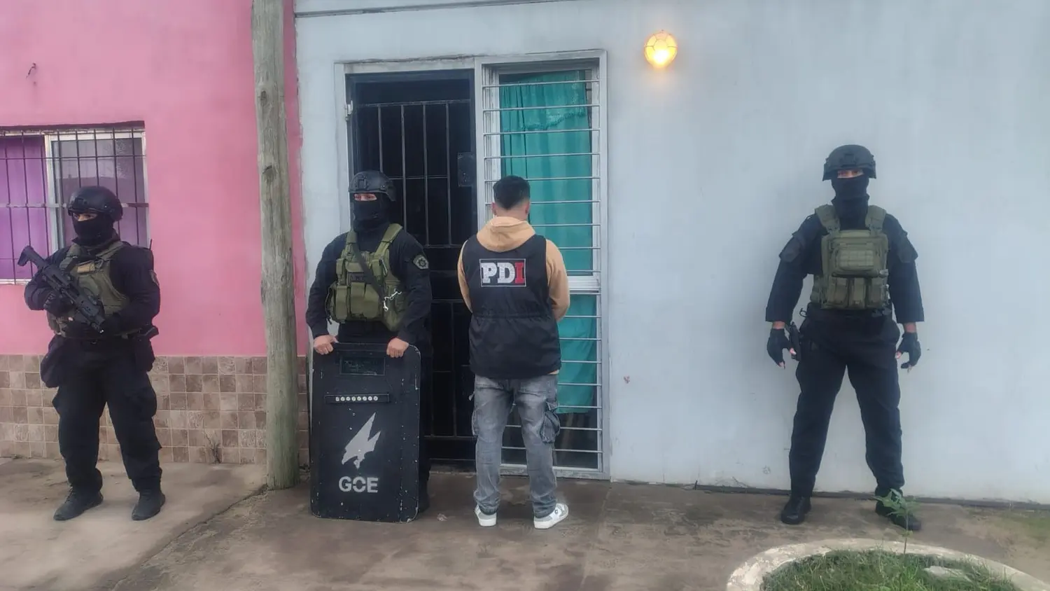 La PDI realizó allanamientos por causas vinculadas a violencia armada en la ciudad de Santa Fe