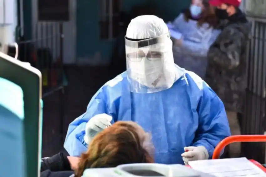 El promedio de contagios diarios es menor a 500 desde hace siete semanas