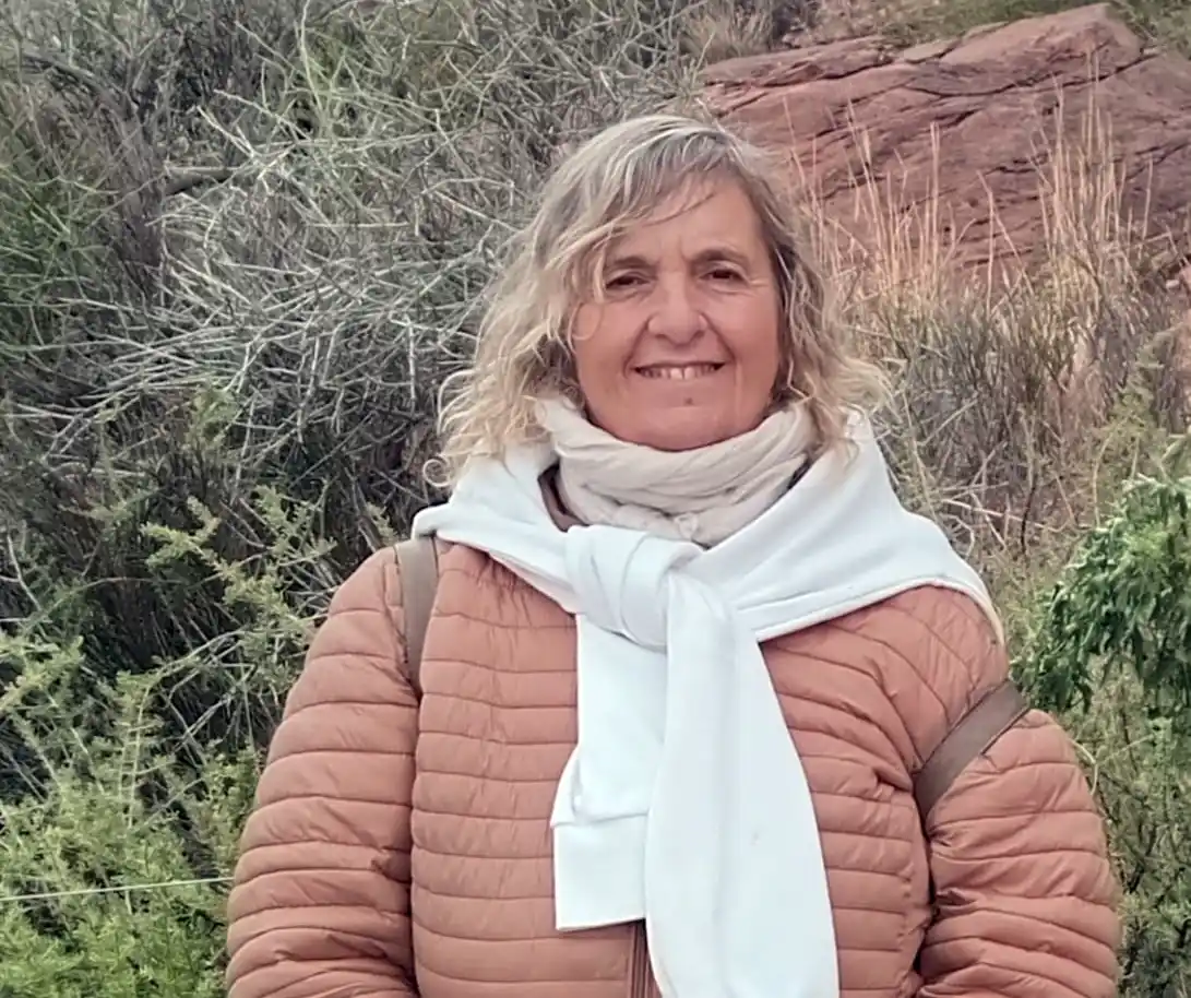 Ana Ruíz. Da sus primeros pasos en la escritura