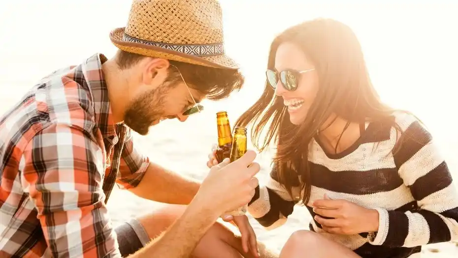 El aroma del hombre podría hacer que las mujeres tomen más alcohol