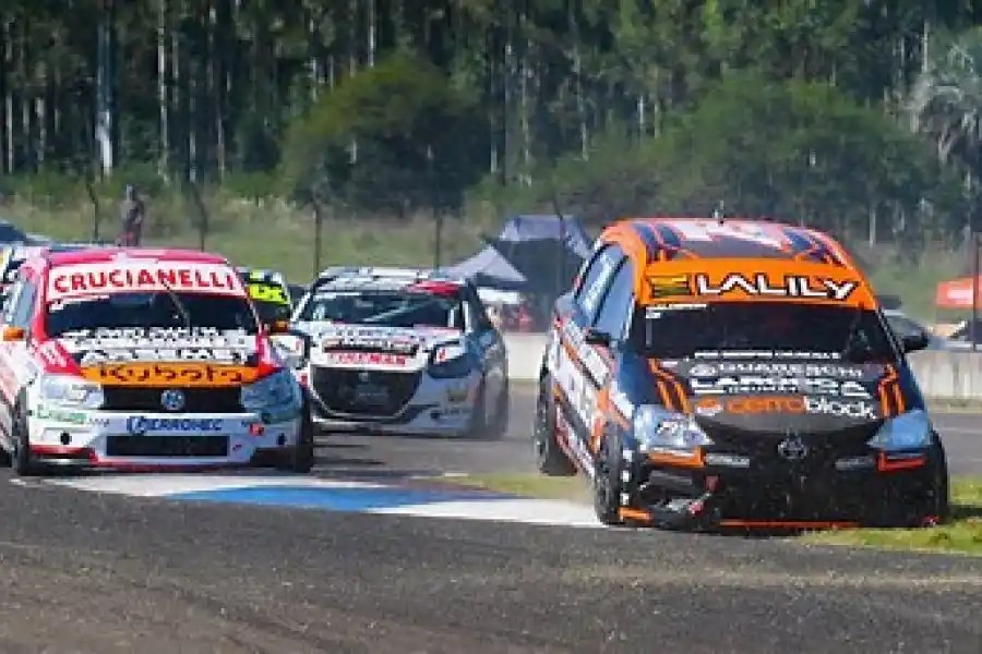  Vaira compite en Concordia con el Turismo Nacional