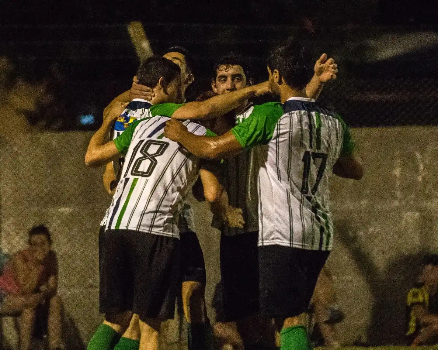 Centro Bancario logró su tercera victoria. Esta vez superó a Banfield de Victoria por 2-1 con dos goles del inspirado Maximiliano Lovaiza.
