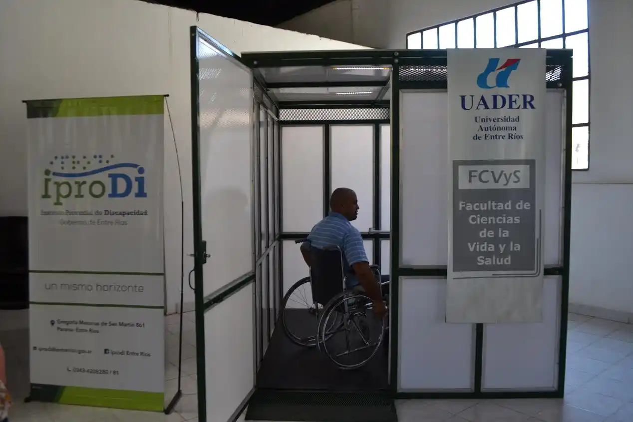 Técnicos de la Facultad de Ciencias de la Vida y la Salud desarrollaron baños químicos accesibles