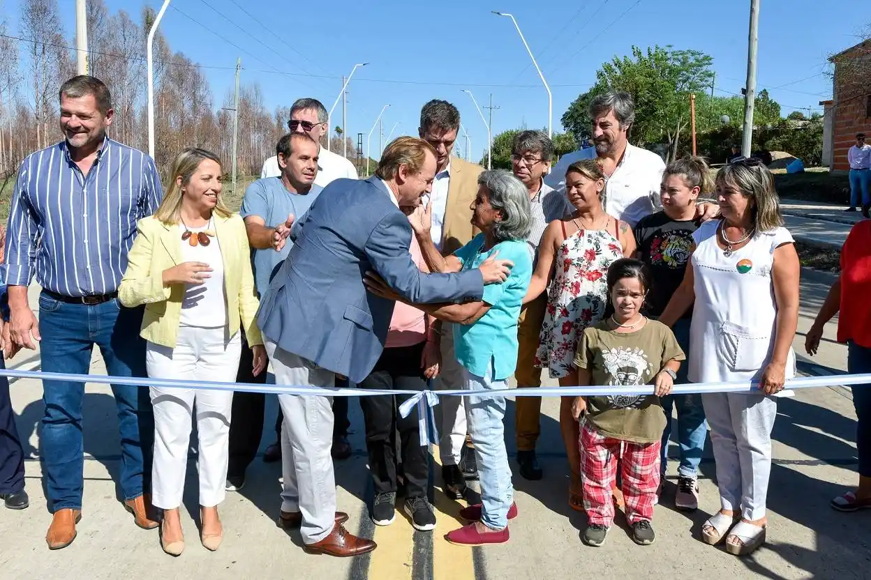 Bordet inauguró el acceso a Concordia por Villa Zorraquín y Osvaldo Magnasco
