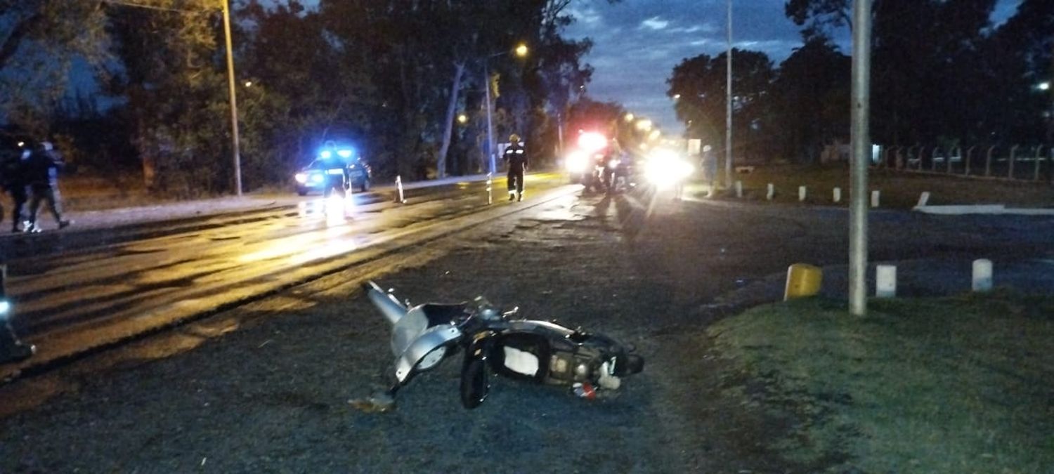 Choque auto y moto ruta 33 - 1