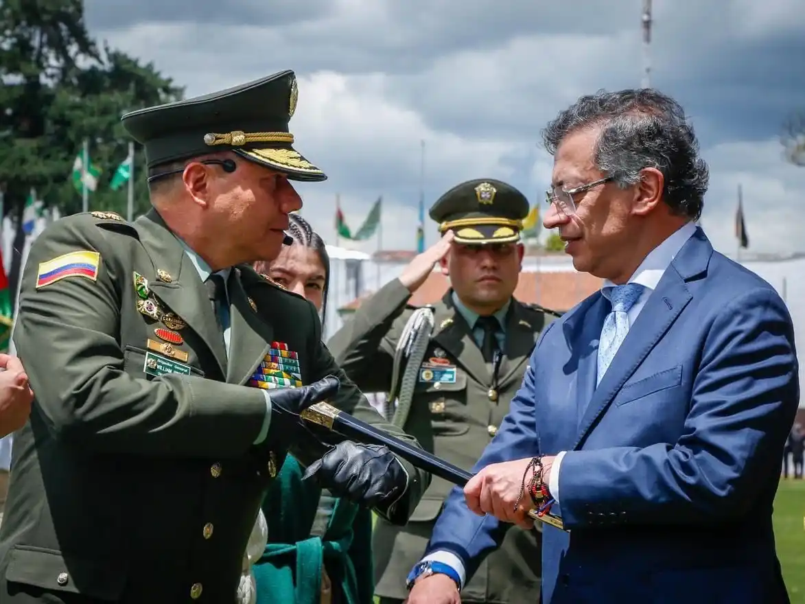 Gustavo Petro posesiona a su tercer director de la Policía Nacional