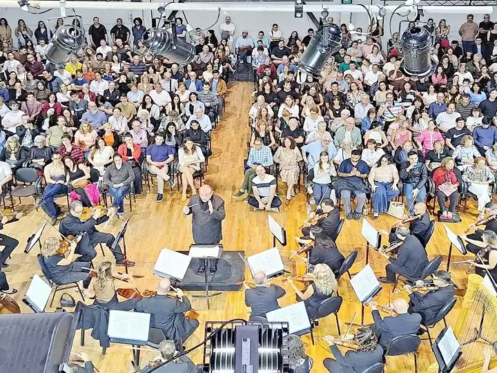 La Sinfónica de Entre Ríos se presentó nuevamente a sala llena en La Vieja Usina