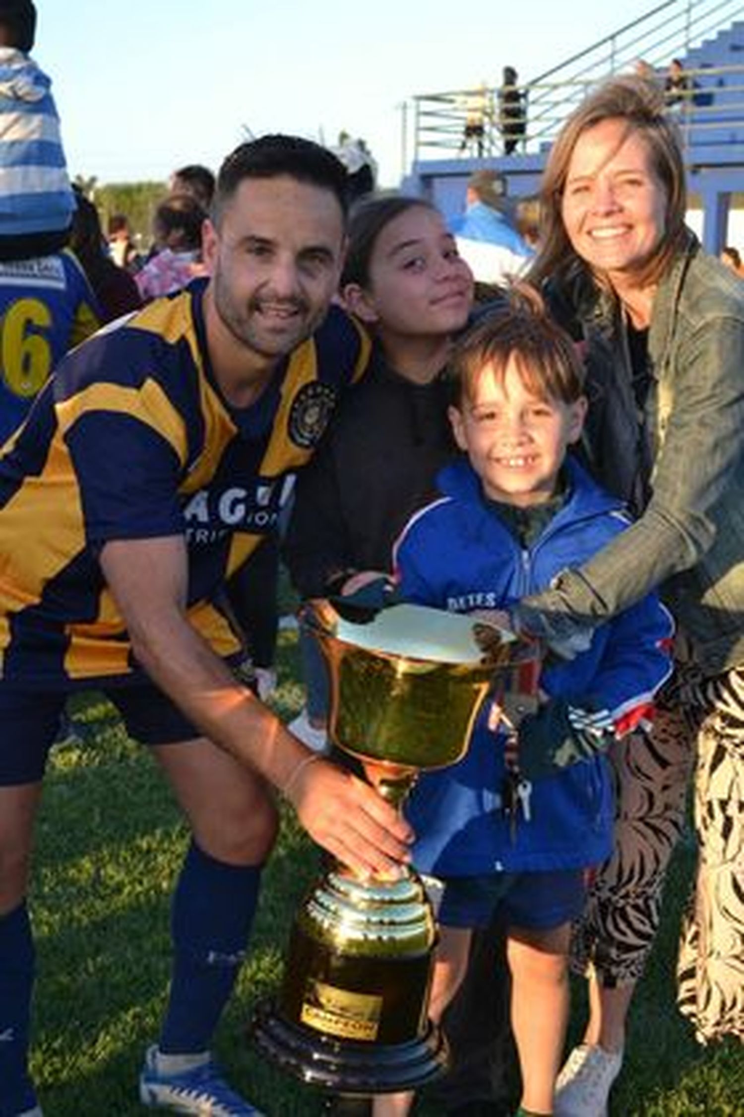 Sarratea con la copa
