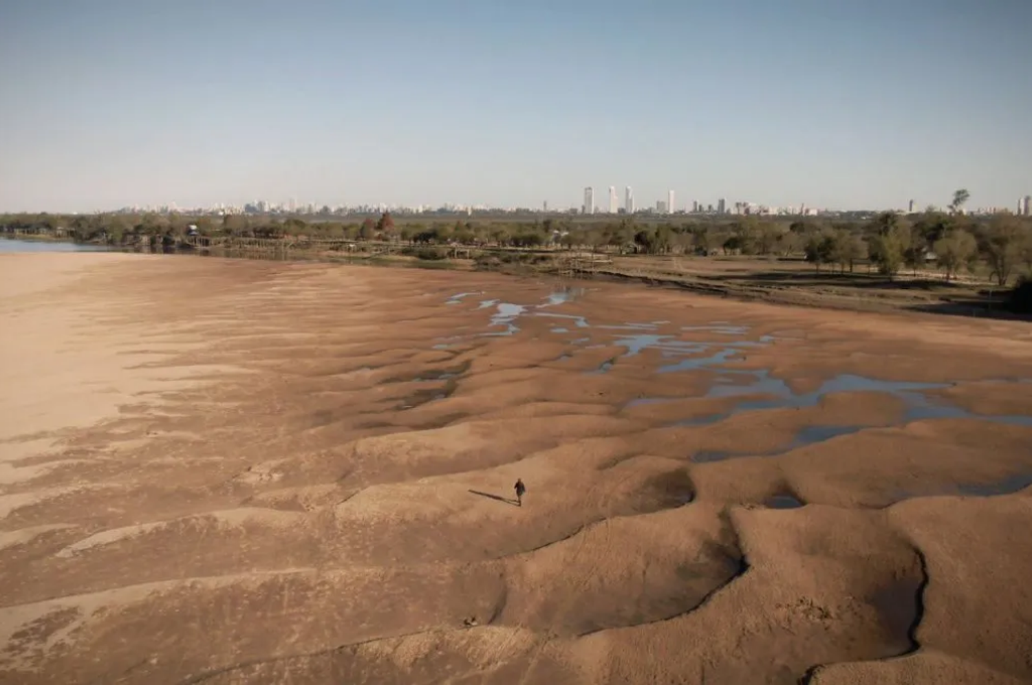 Bajante récord del río Paraná lleva 730 días y se estima que continúe hasta diciembre