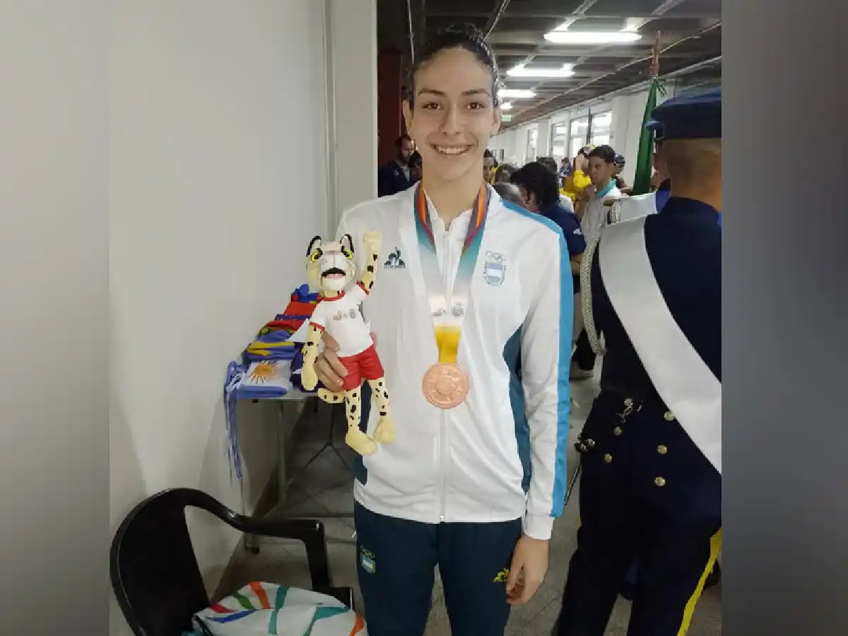 Malena cosechó bronce y plata en el debut