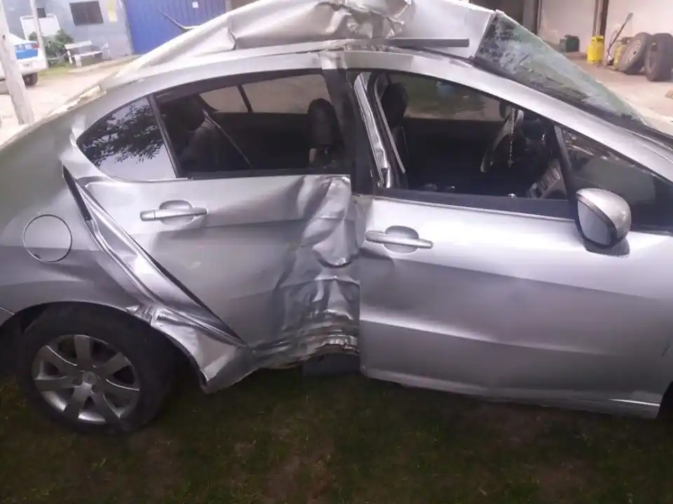 Hospitalizaron al intendente de Viale tras chocar contra un árbol