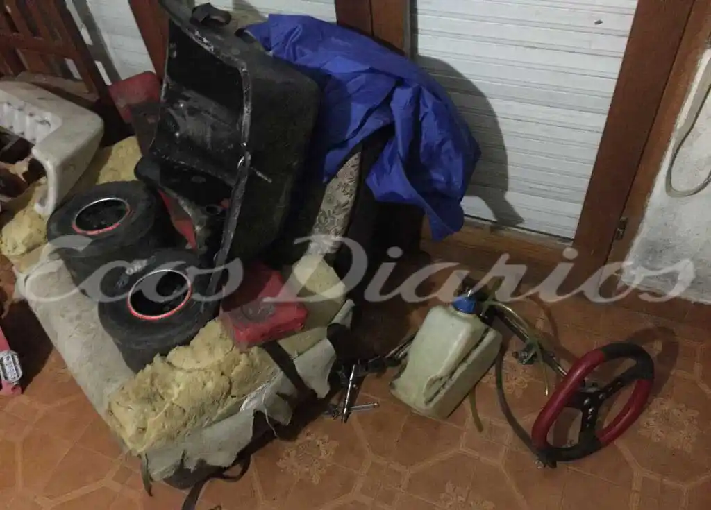 Hallaron dos “aguantaderos y desarmaderos” de motos robadas