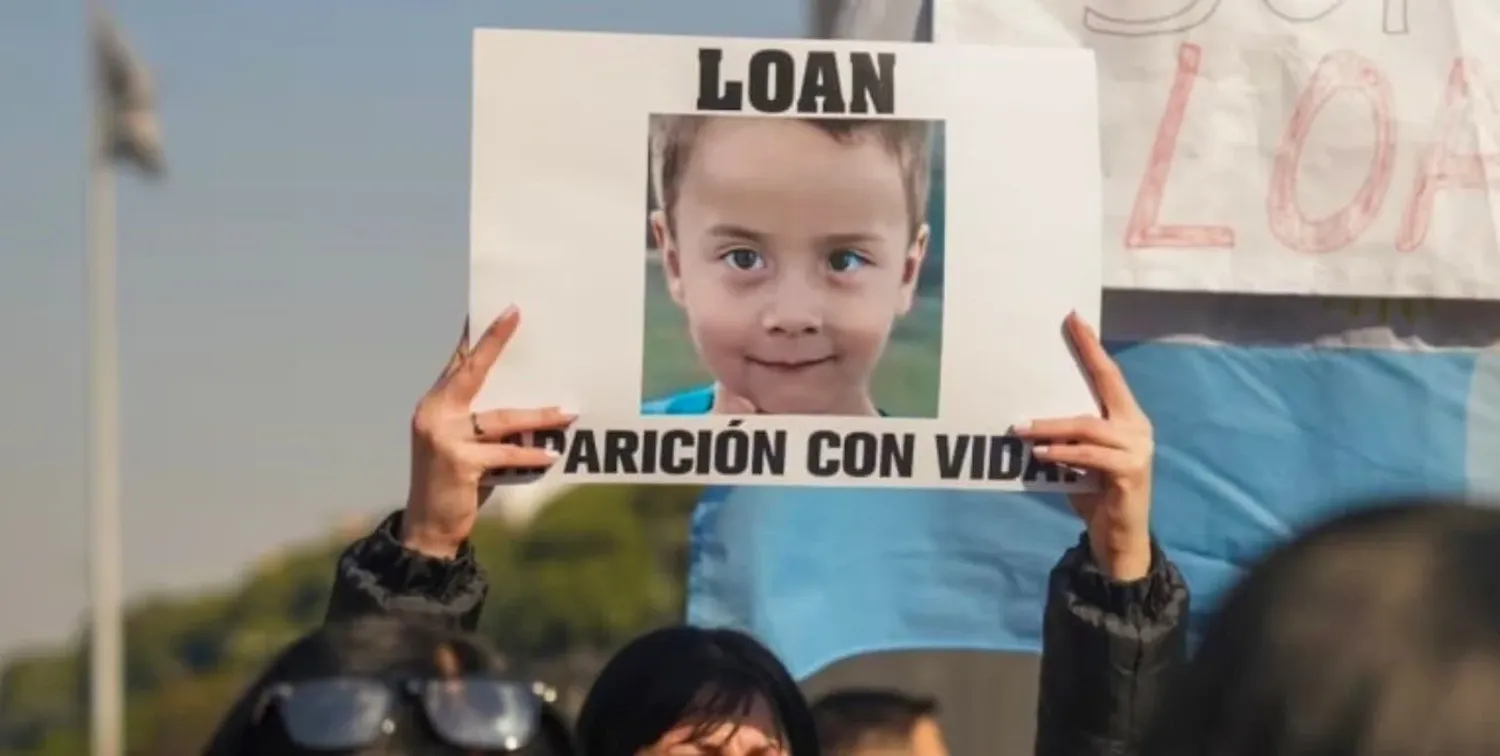 Los familiares y la comunidad en general continúan exigiendo respuestas mientras se analizan pruebas cruciales.