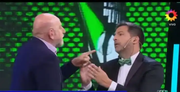 Pagani casi trompea a Toti Pasman en TV por haberle dicho que es de Boca