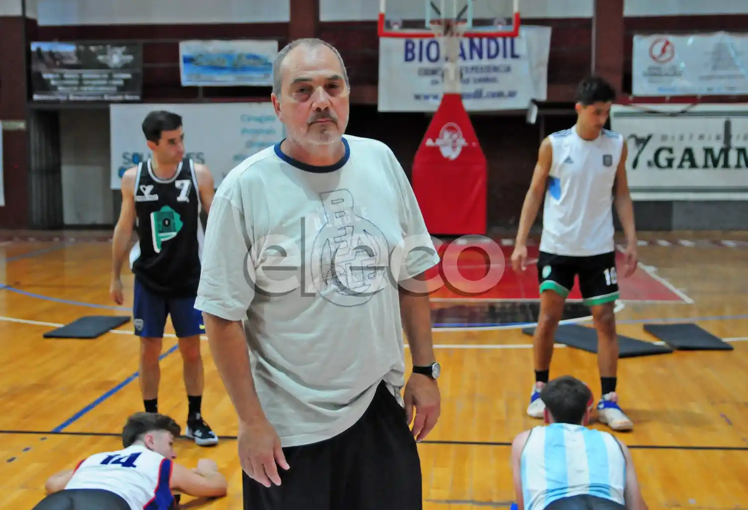 Castiñeira dejó de ser el DT de Independiente.