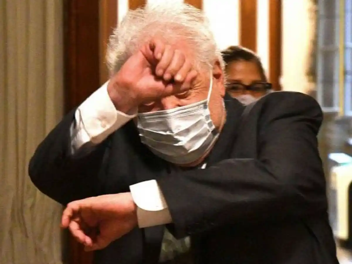 Insultos a Ginés en un restaurante de Puerto Madero