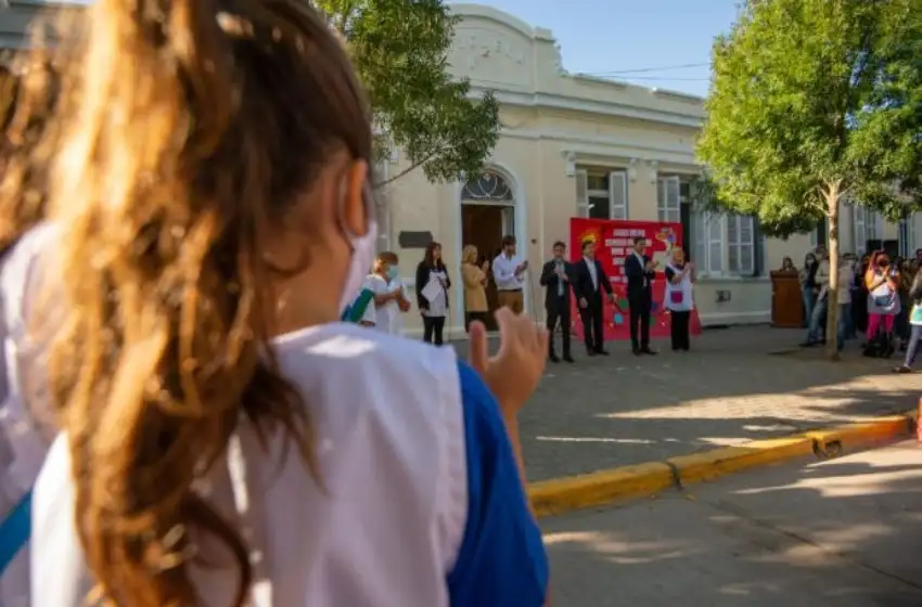 Implementarán un "período de intensificación", un curso acelerado que se dará en los meses de verano para aquellos que hayan desaprobado la materia. Sólo podrán cursar hasta cuatro materias y el resto deberá ser recursado.