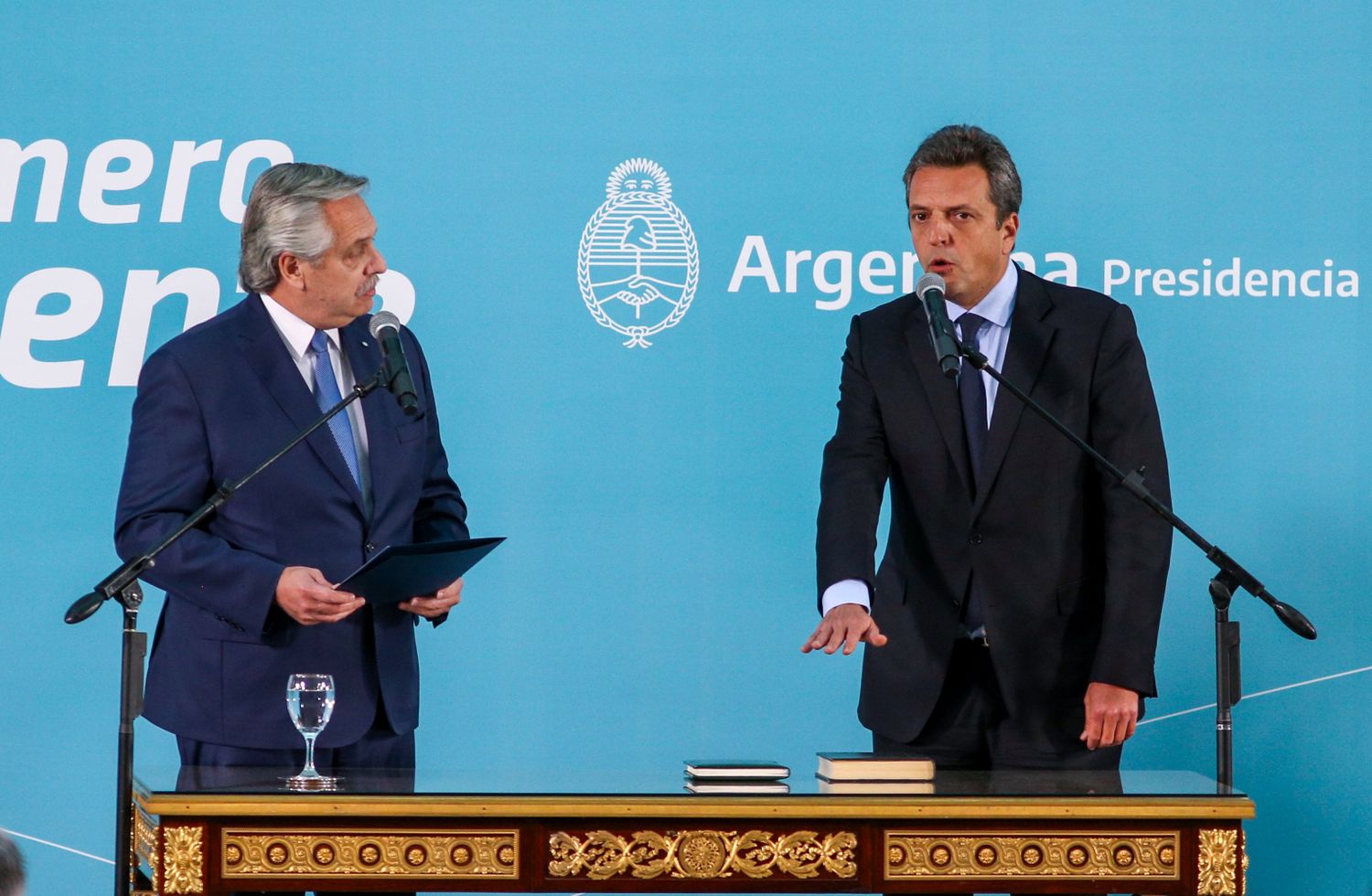Massa juró como ministro de Economía y el Presidente convocó a “unir esfuerzos”