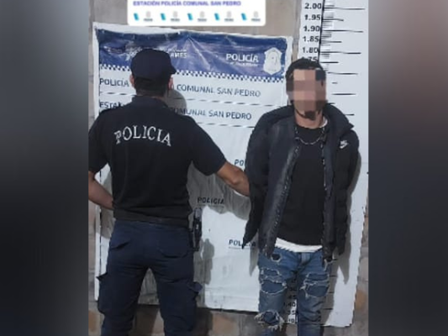 Aprehendieron a un hombre armado que circulaba en moto