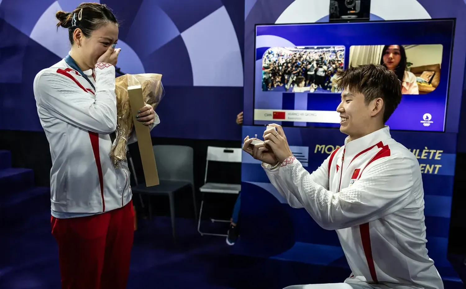 El jugador chino de Badminton Liu Yuchen le propuso matrimonio a su novia Ya Qiong Huang