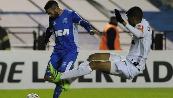 Racing no pudo quebrar al Mineiro pero la serie sigue abierta