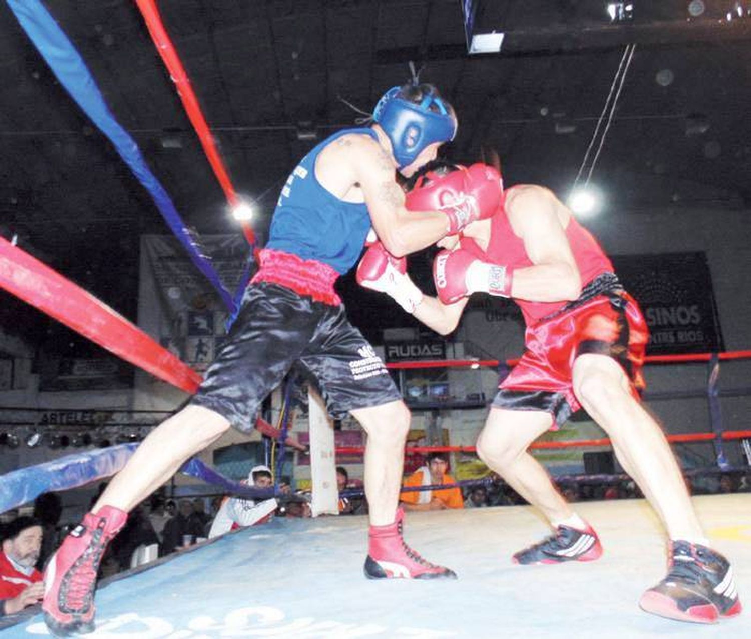 Viernes de Boxeo de verano en el Polideportivo �SVíctor Oppel⬝