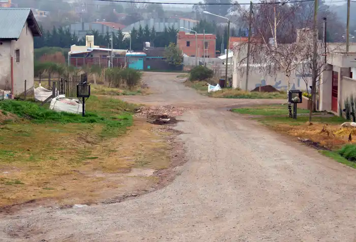 Vecinos piden avances en obras públicas